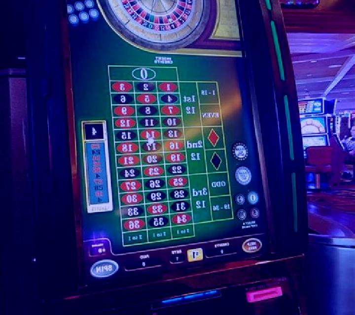 Racing Roulette slot machine