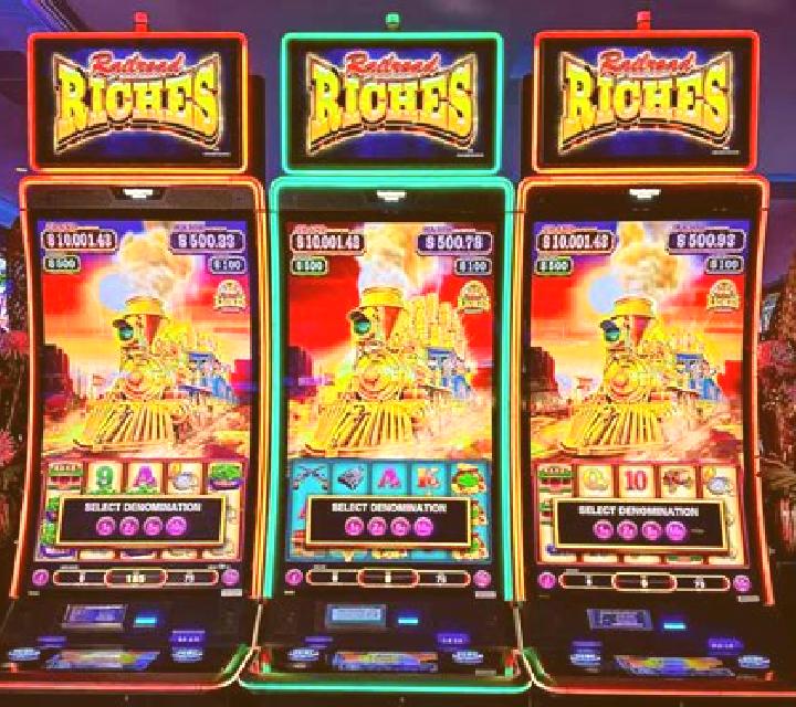Raider Riches slot machine