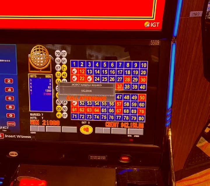 Rainbow Keno slot game