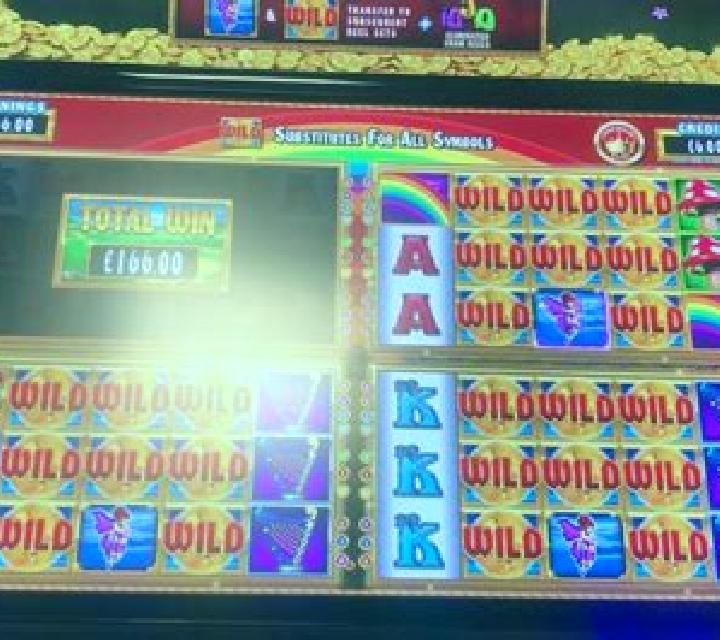 Rainbow Riches Fortune Favours slot machine