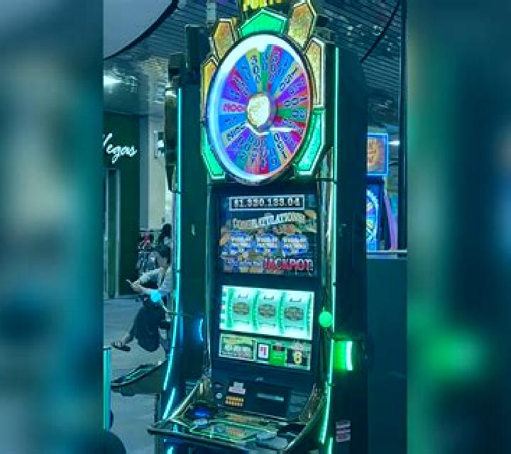 Rebel World slot machine