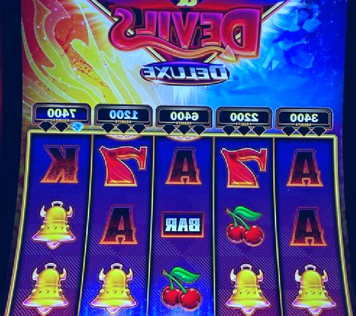 Red Diamonds slot machine