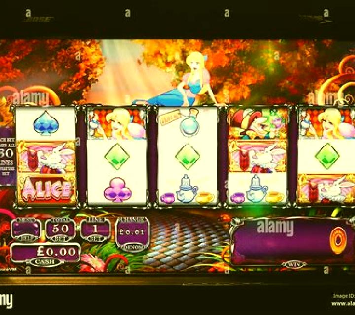 Red Queen in Wonderland slot machine