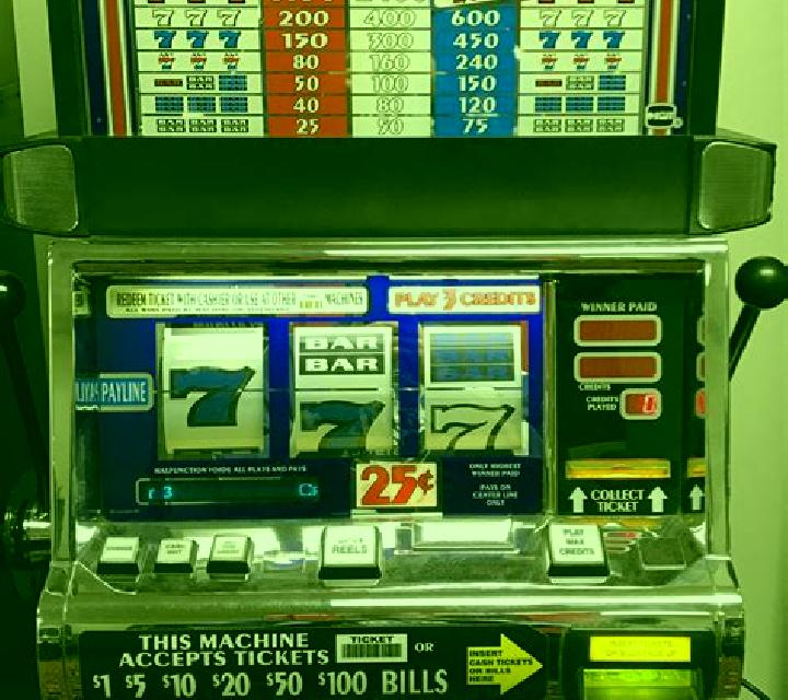 Red White Blue 7s slot machine