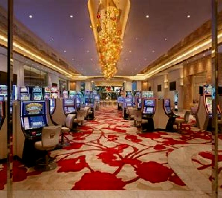 Red (X Room) online slot