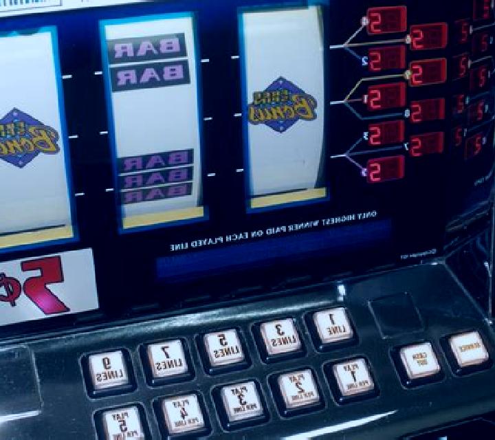 Reel Force Five slot machine