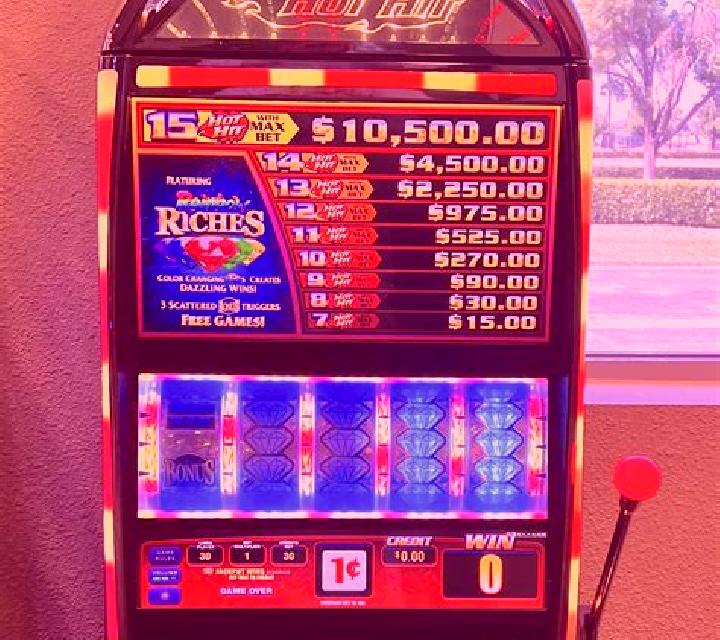 Reel Hit slot machine