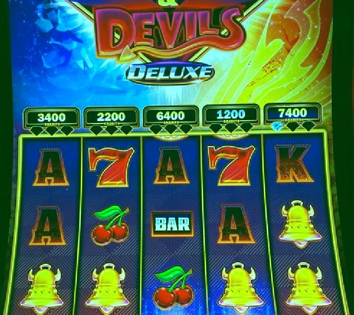 Reel Rich Devils slot machine