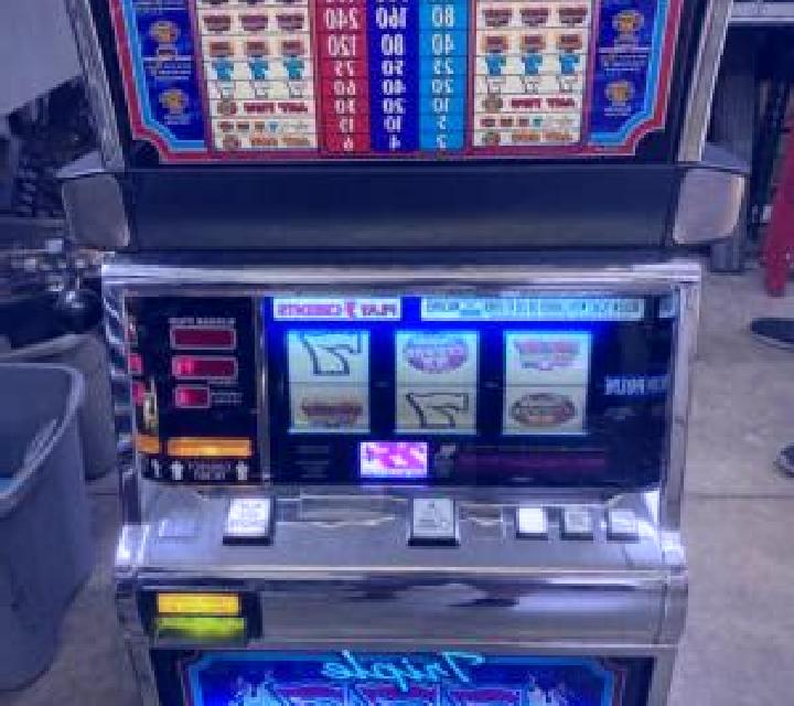 Reel Wild 7s slot machine