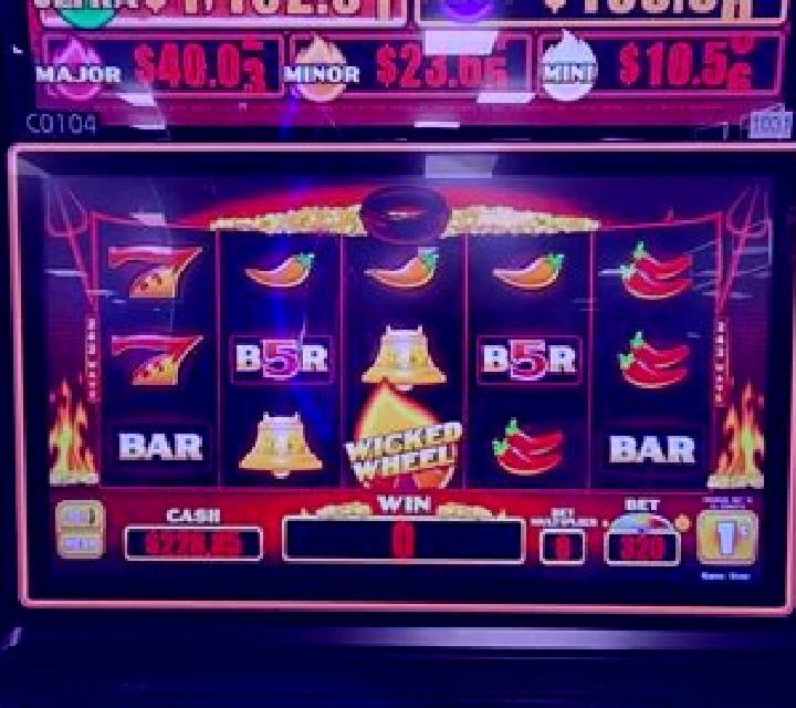 Reelin Hot Hot Hot slot machine