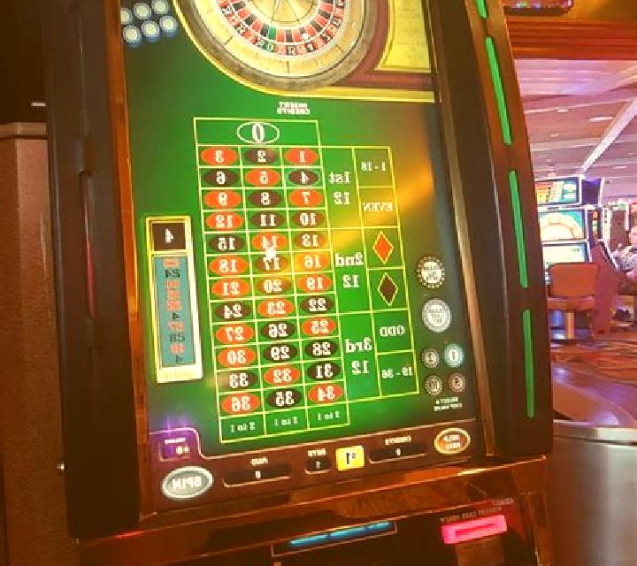 Reely Roulette slot machine
