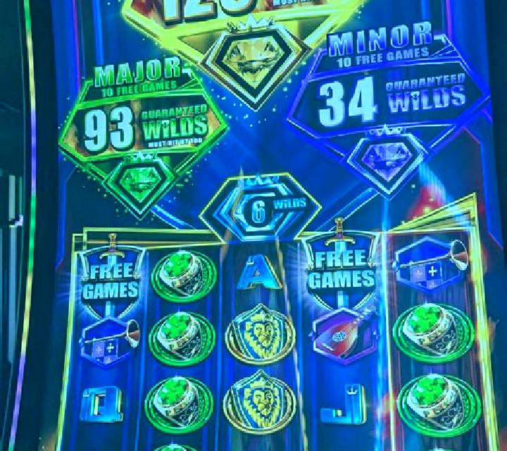 Regal Spins 100 slot machine