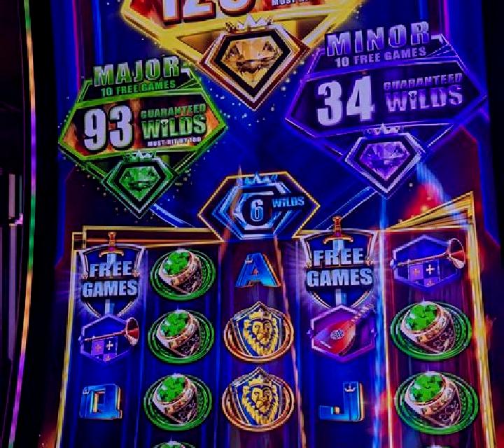 Regal Spins 5 online slot