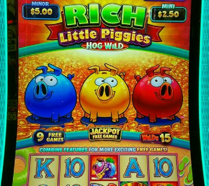 Rich Little Piggies Meal Ticket slot game