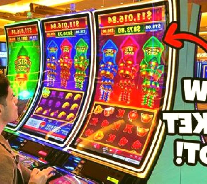 Rockets of Riches slot game