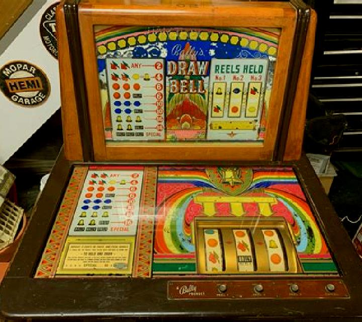 Rogues Draw slot machine