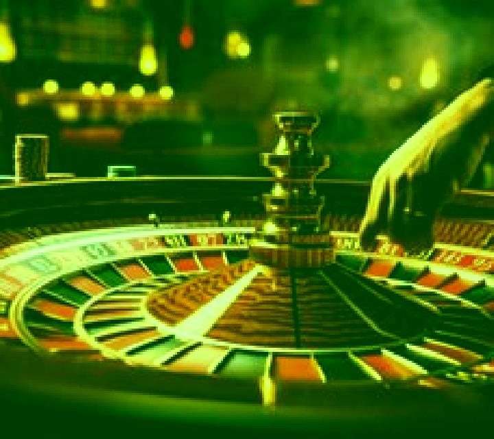 Roleta Grand Croupier Rebeca online slot