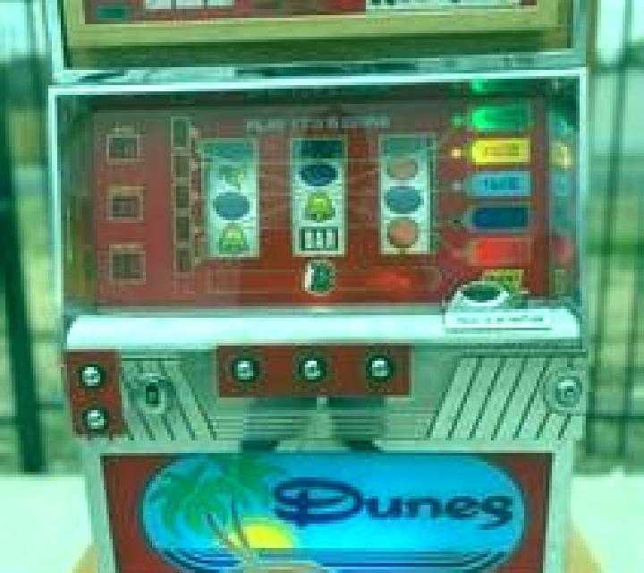 Rolling Dunes slot machine