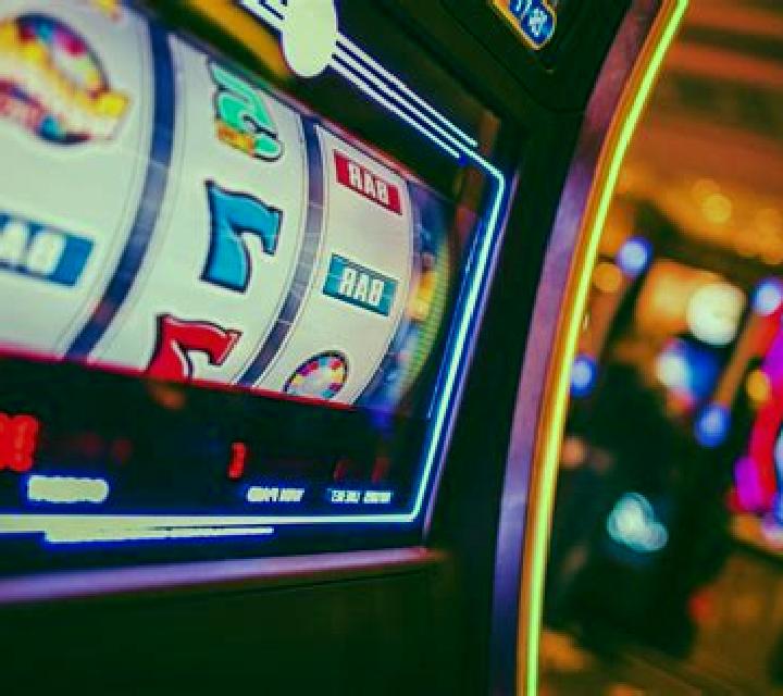 Rolling Wild online slot