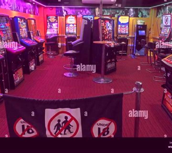 Romance In England slot machine