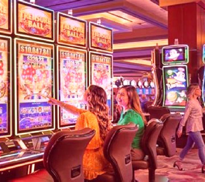 Rose n Wild Dreams Hold & Win slot machine