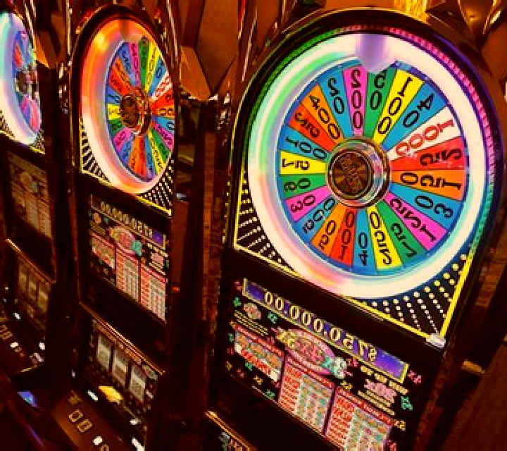 Roulette: Streets of Gold slot machine