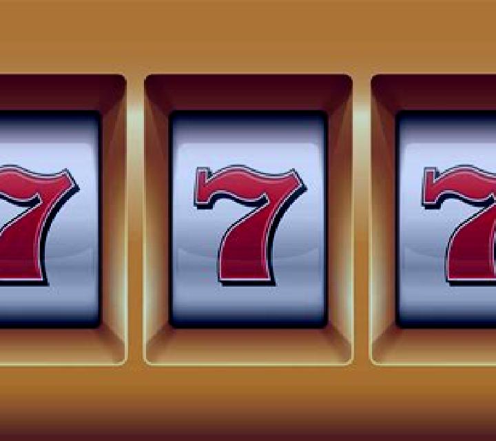 Royal 7777 slot machine