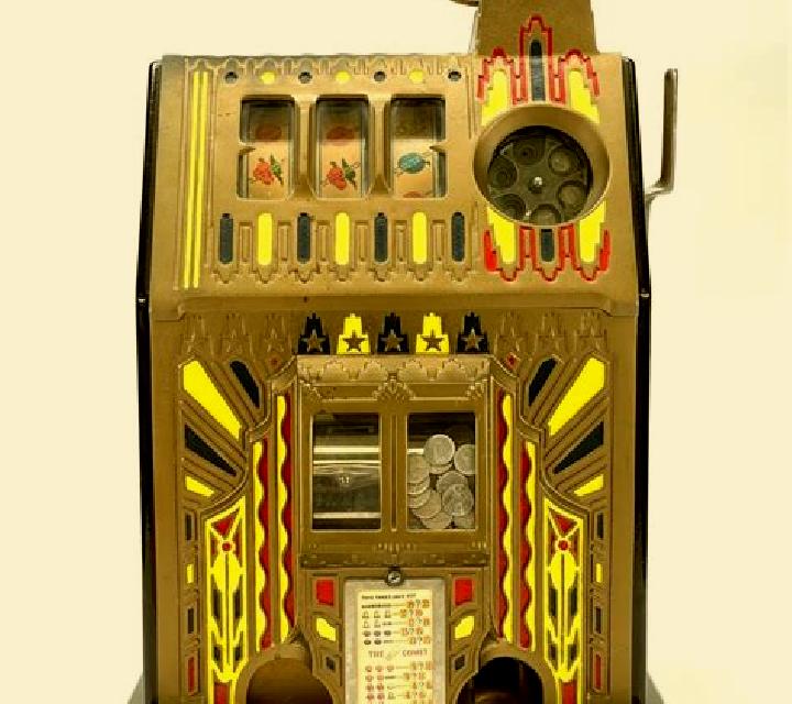 Royal Ace (Yellow Bat) slot machine