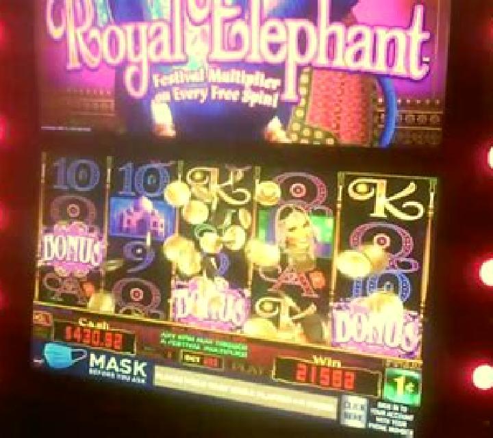 Royal Elephant slot machine