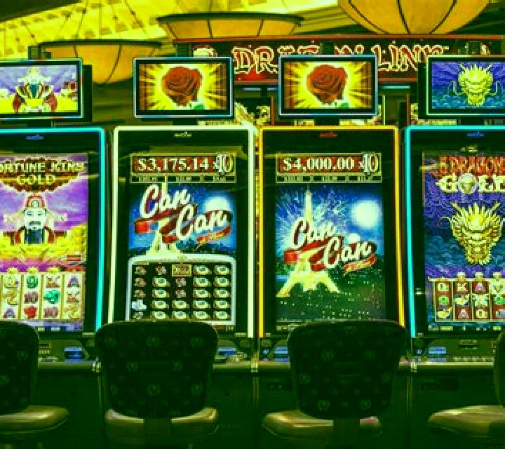 Royale Vegas slot machine