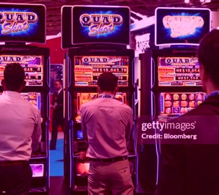 Run with the Wolves Quad Shot slot machine