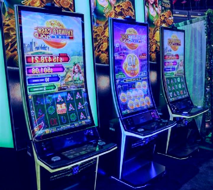 Russian Poker (Novomatic) slot game