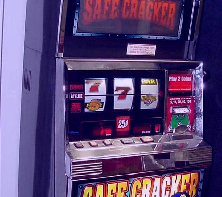 Safe Cracker (Gameiom) slot game