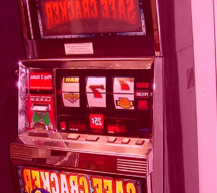 Safecracker (Gamatron) slot game