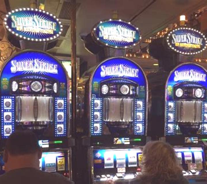 Second Strike slot machine