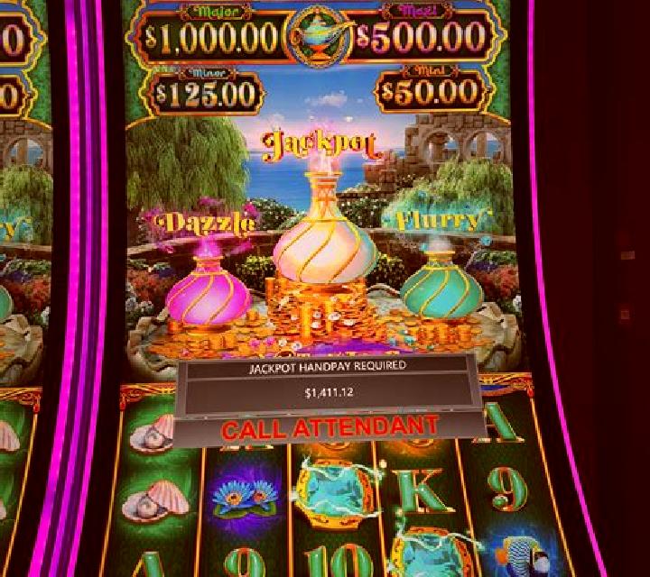 Secrets of the Sapphire: Legendary Jackpots slot