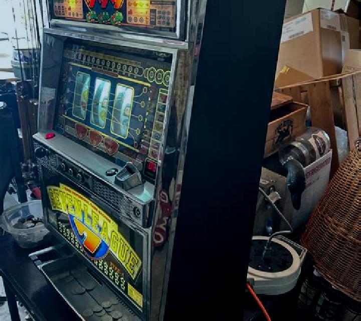 Sevens Heat 40 slot machine
