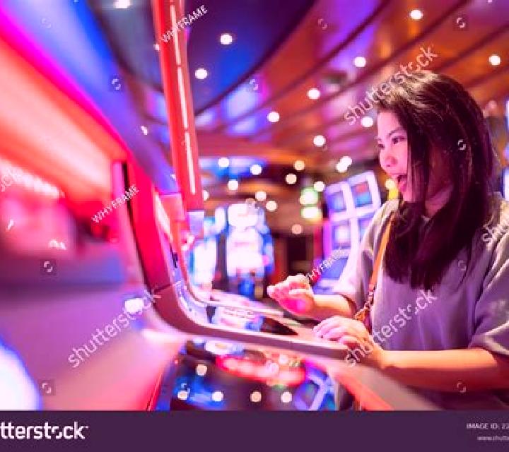 Sexy Female Anchor slot machine