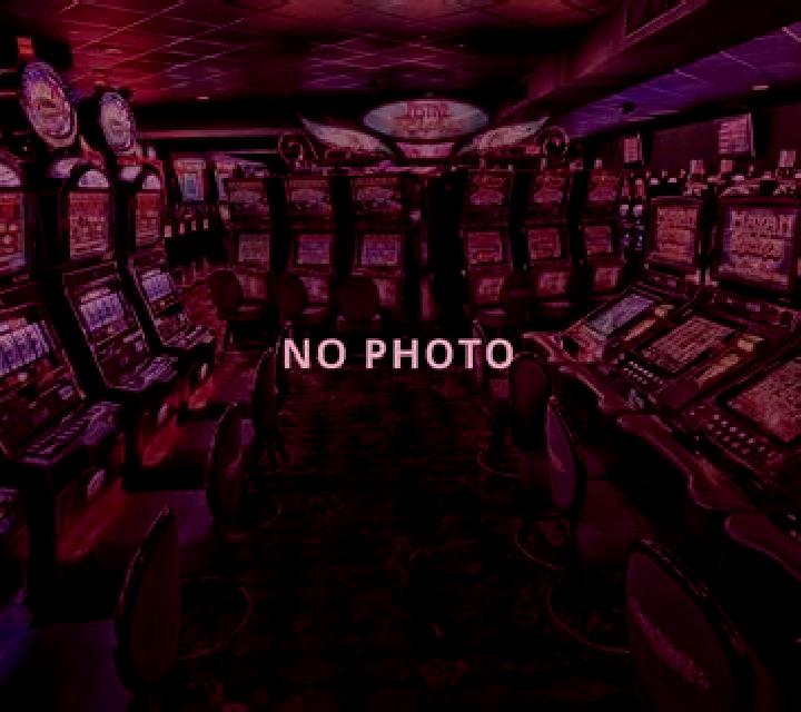 Shadow Play slot machine