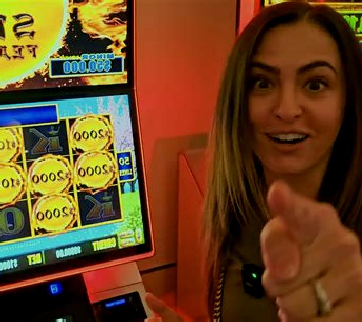 Shady Lady slot machine