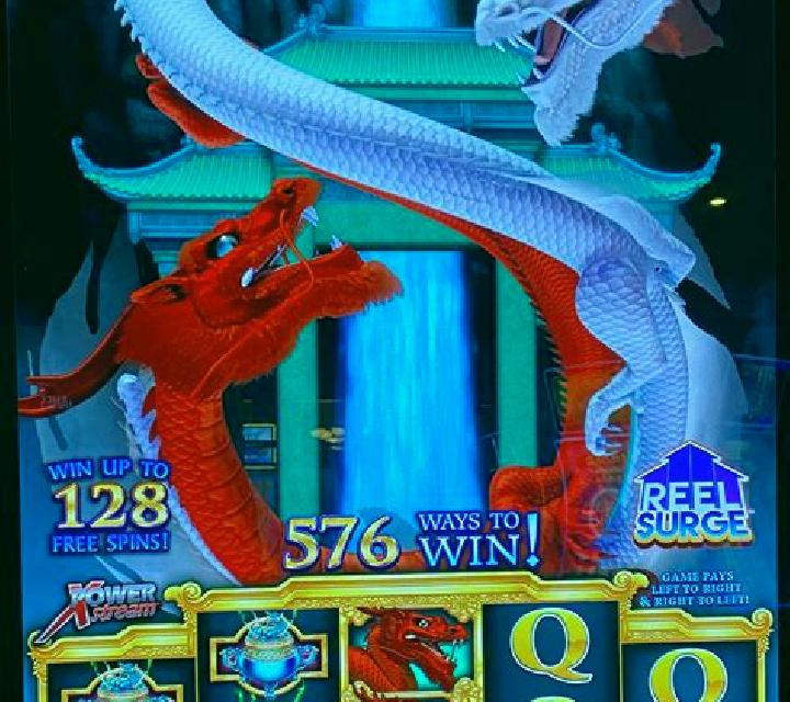 Shan Cai Dragons slot machine