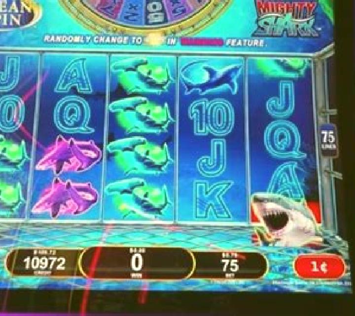 Shark! slot machine