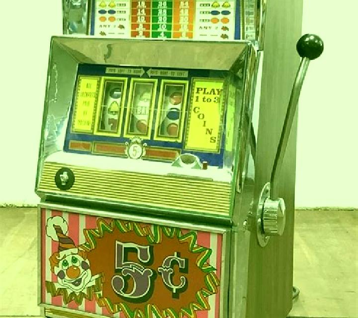 Shining Royal 5 slot machine