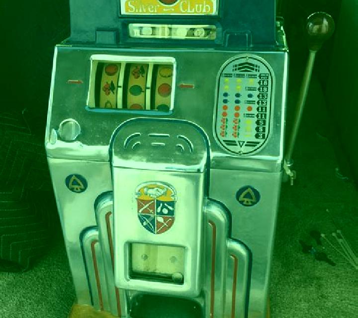 Showhands slot machine