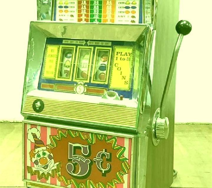 Six Shooter Looter slot machine