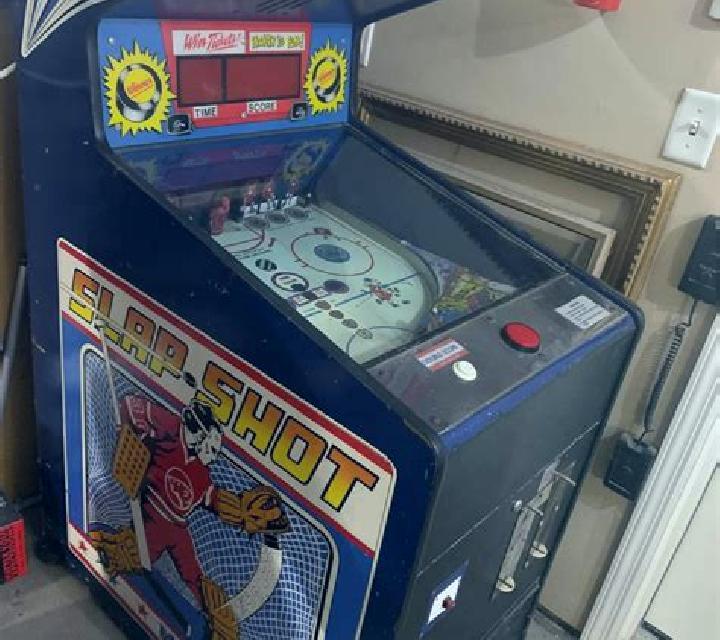 Slap Shot slot game