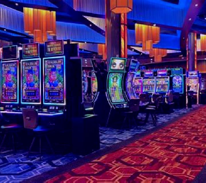 Slots Creek slot