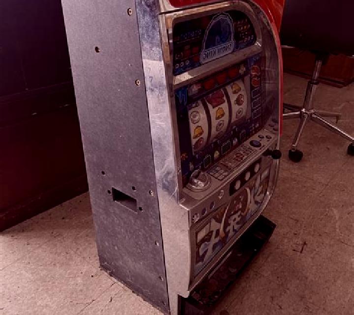 Snow King slot machine