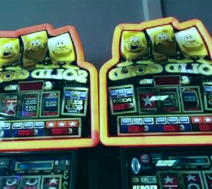 Solid gold slot game