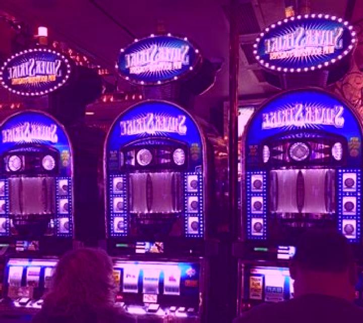 Sonar Strike slot machine